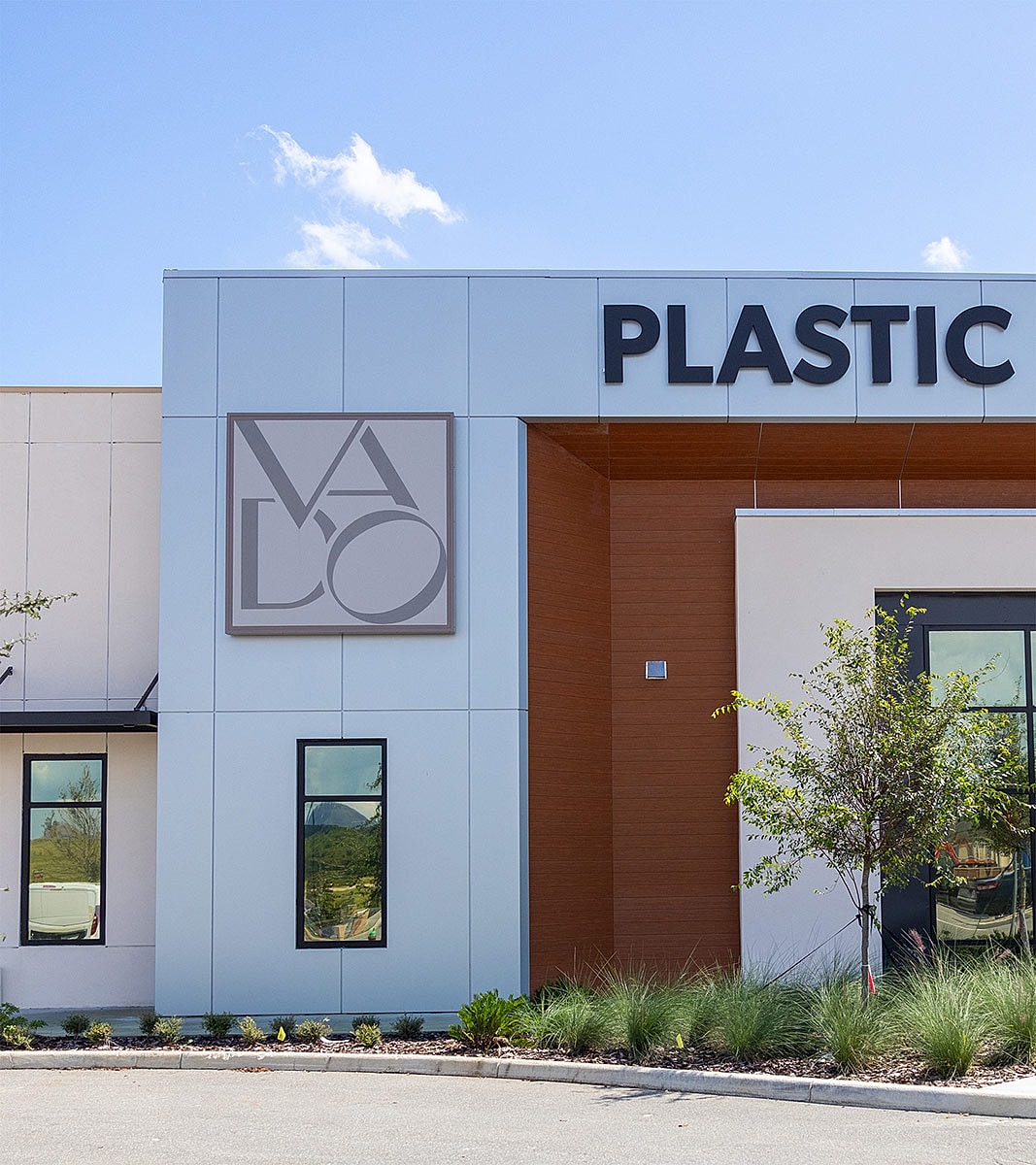 Vado Plastic Surgery building exterior sign.